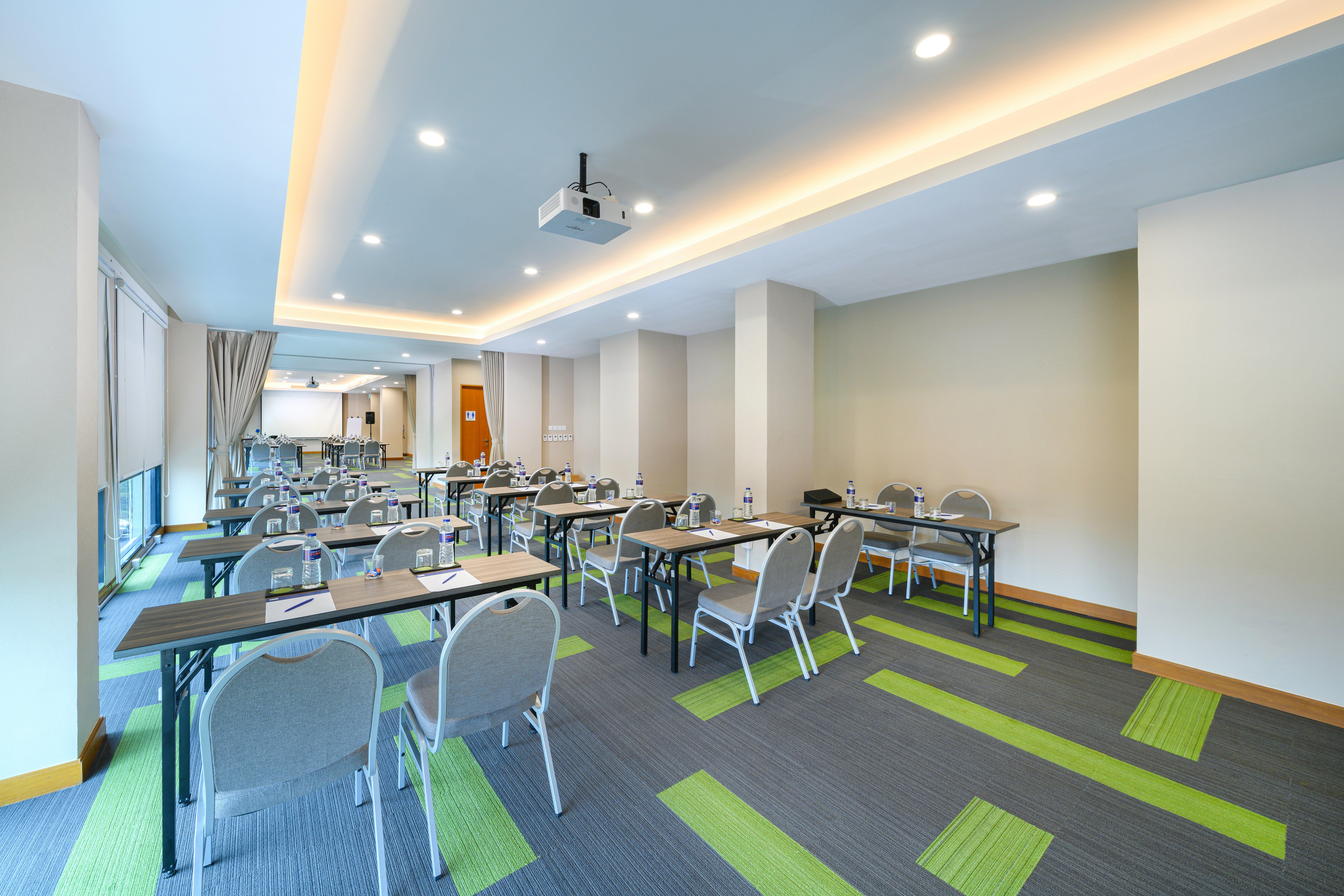 Holiday Inn Express Jakarta Matraman By Ihg Ngoại thất bức ảnh